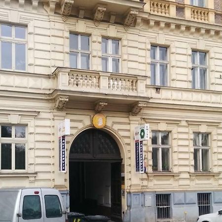 Quiet Courtyard Apartment Prague Extérieur photo
