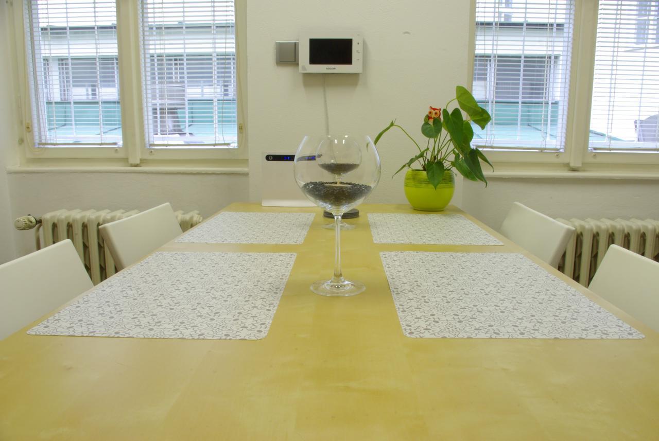 Quiet Courtyard Apartment Prague Extérieur photo